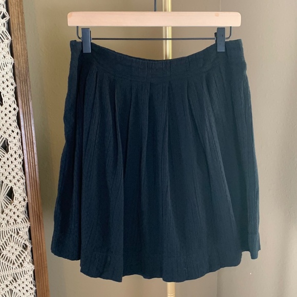 LOFT pleated black mini skirt lined side zip size 4 100% cotton made in India - Picture 2 of 8